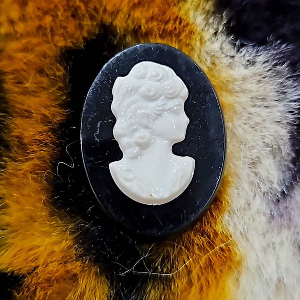 BLACK WHITE CAMEO COLLECTIBLE